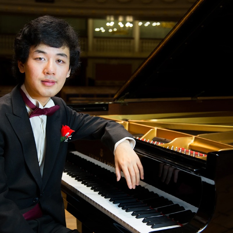 YUANFAN YANG Concert Pianist & Composer